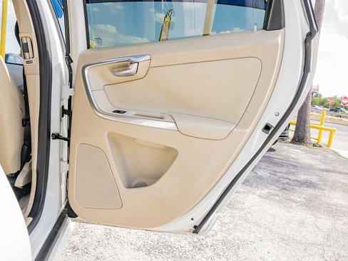 Used 2015 Volvo XC60 T6 image 15