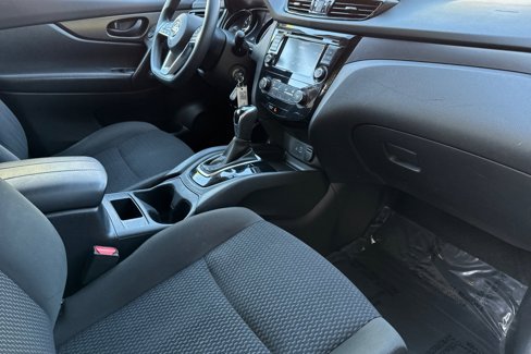 Certified 2022 Nissan Rogue Sport S image 18