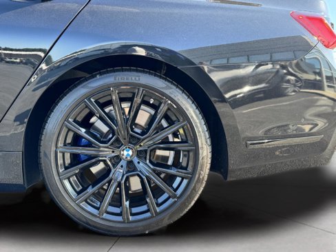 Used 2022 BMW 750i xDrive w/ Executive Package image 63