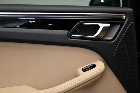 Certified 2023 Porsche Macan image 41