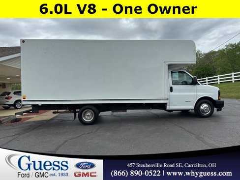 Used 2017 Chevrolet Express 4500 Extended image 1