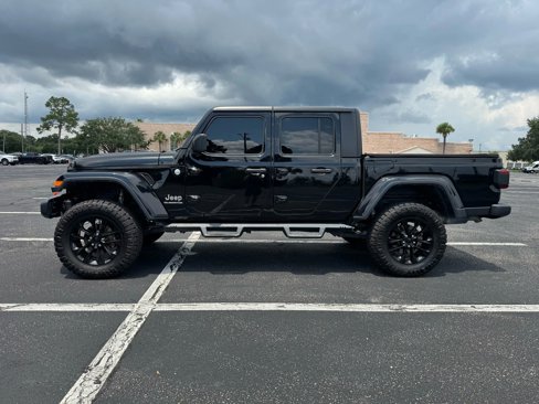 Used 2020 Jeep Gladiator Overland image 9
