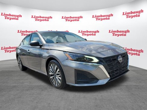 Used 2024 Nissan Altima 2.5 SV image 20