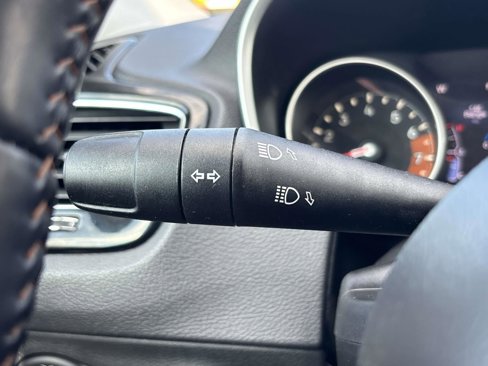 Used 2018 Jeep Compass Limited w/ Navigation Group image 31