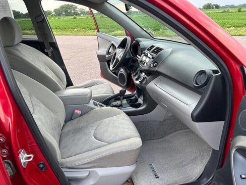 Used 2009 Toyota RAV4 4WD w/ 3rd Row image 19