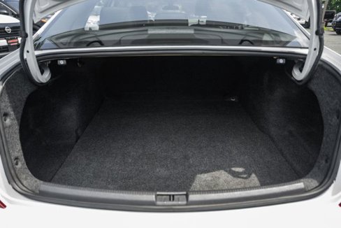 Used 2020 Volkswagen Passat 2.0T SE image 11
