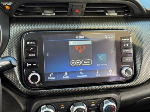 Used 2023 Nissan Kicks SV image 9