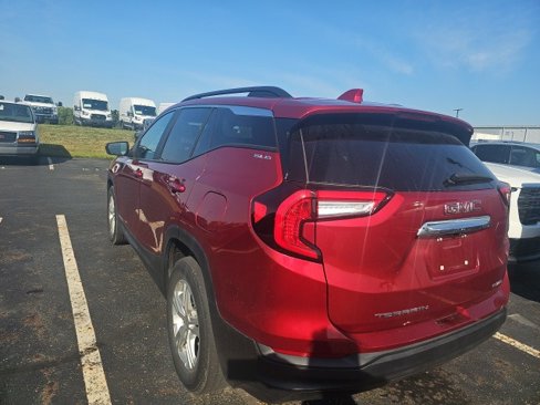 Used 2022 GMC Terrain SLE w/ Driver Convenience Package image 5