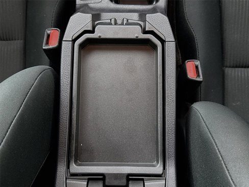Used 2018 Toyota RAV4 LE image 34