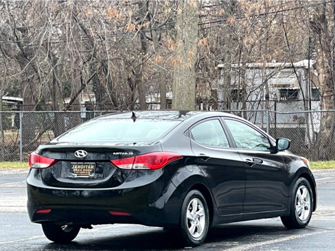 Used 2012 Hyundai Elantra GLS image 17