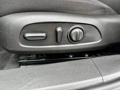 Used 2021 Chevrolet Malibu LT image 14