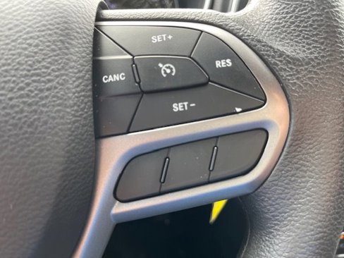 Used 2019 Jeep Cherokee Latitude w/ Popular Appearance Group image 20