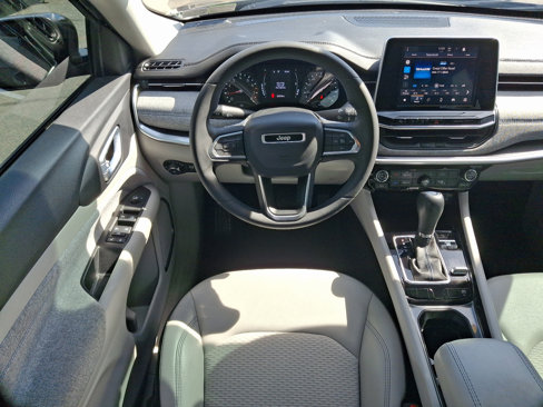 Certified 2022 Jeep Compass Latitude image 11