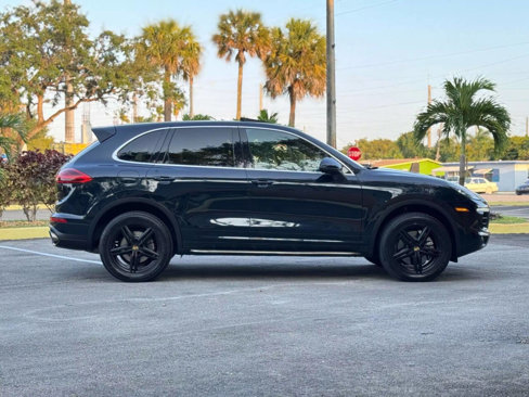 Used 2016 Porsche Cayenne image 5