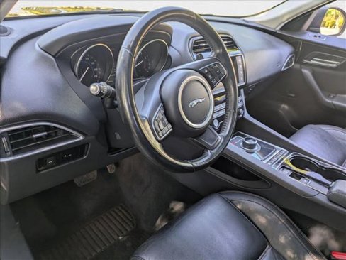 Used 2017 Jaguar F-PACE Prestige image 10