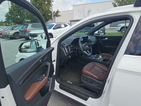 Used 2020 Audi Q5 2.0T Premium w/ Convenience Package image 7