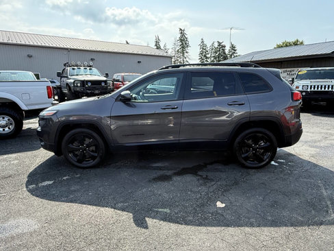 Used 2018 Jeep Cherokee Latitude w/ Altitude Package image 2