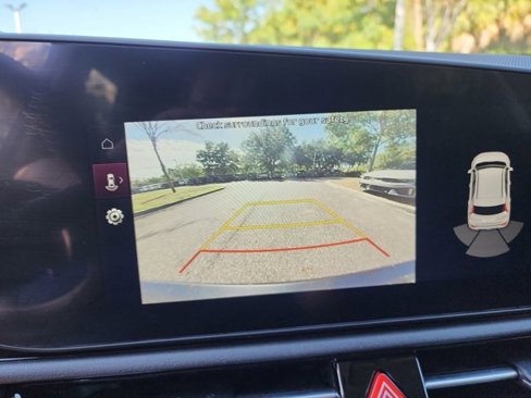 Used 2023 Kia Niro EX image 18
