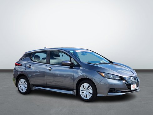 Used 2025 Nissan Leaf S image 5