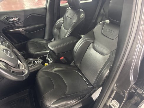 Used 2019 Jeep Cherokee Limited image 14