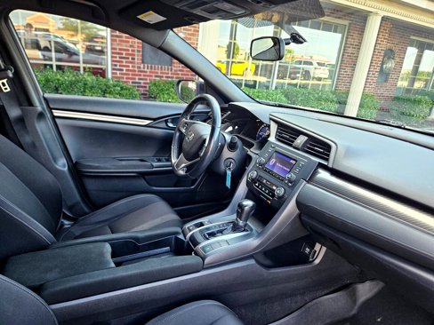 Used 2017 Honda Civic Sport image 9