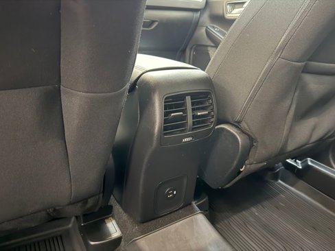 Used 2021 Ford Escape SE w/ SE Sport Appearance Package image 16