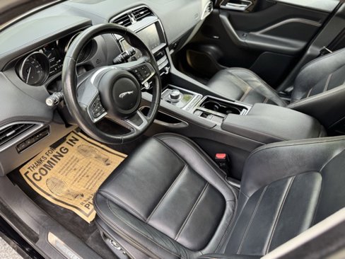 Used 2020 Jaguar F-PACE Prestige image 14