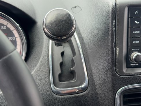 Used 2019 Dodge Grand Caravan SXT image 21