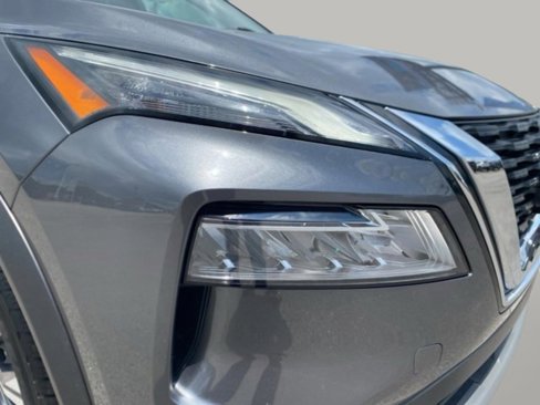 Used 2023 Nissan Rogue SV image 9