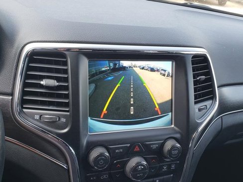 Used 2018 Jeep Grand Cherokee Limited image 26