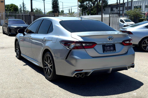 Used 2023 Toyota Camry SE image 7