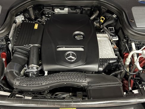 Used 2017 Mercedes-Benz GLC 300 4MATIC image 32