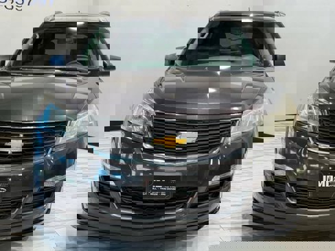 Used 2017 Chevrolet Traverse LS image 3