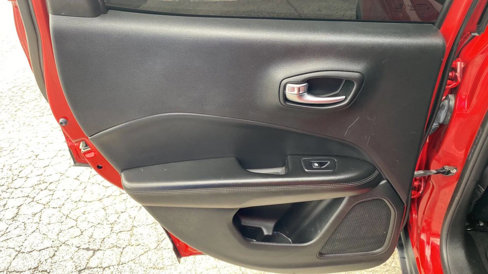 Used 2018 Jeep Compass Latitude image 25
