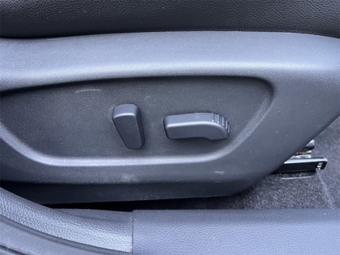 Used 2019 Nissan Rogue SL w/ Premium Package image 16