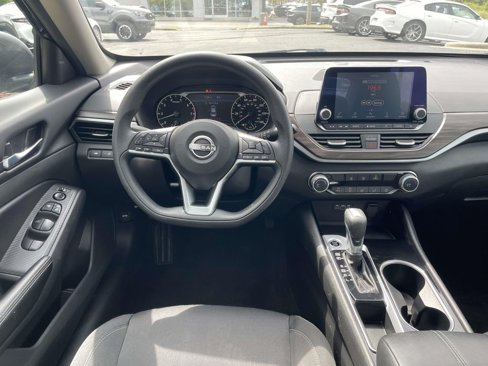 Used 2024 Nissan Altima 2.5 SV image 24