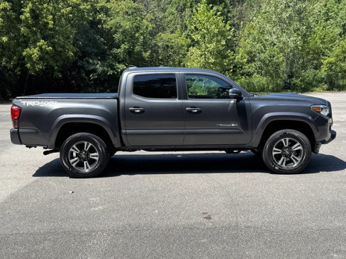 Used 2019 Toyota Tacoma TRD Sport image 5