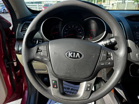 Used 2015 Kia Sorento LX image 13
