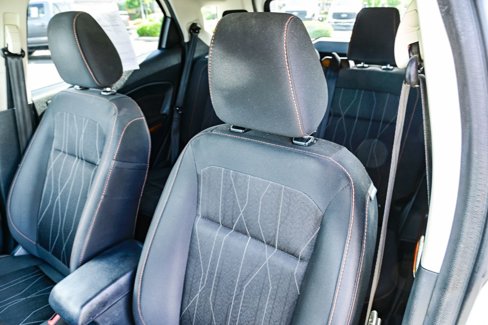 Used 2021 Ford EcoSport SE w/ SE Convenience Package image 27