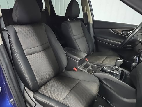 Used 2019 Nissan Rogue SV image 14
