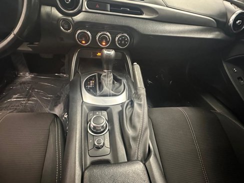 Used 2017 FIAT 124 Spider Classica image 35