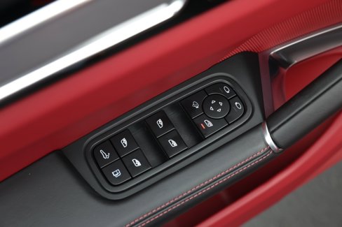 Used 2023 Porsche Cayenne Turbo S image 17