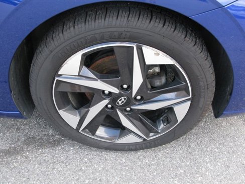 Used 2022 Hyundai Elantra SEL w/ Convenience + Premium Package image 10