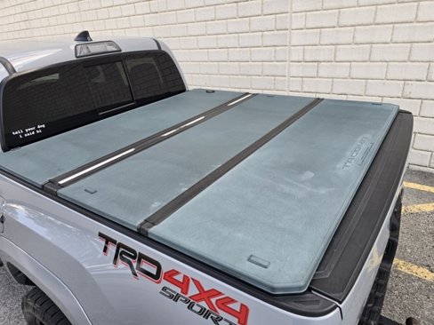 Used 2018 Toyota Tacoma TRD Sport image 38