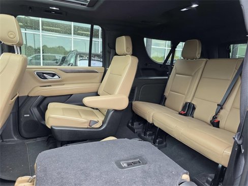 Used 2021 Chevrolet Suburban Premier w/ Premium Package image 10