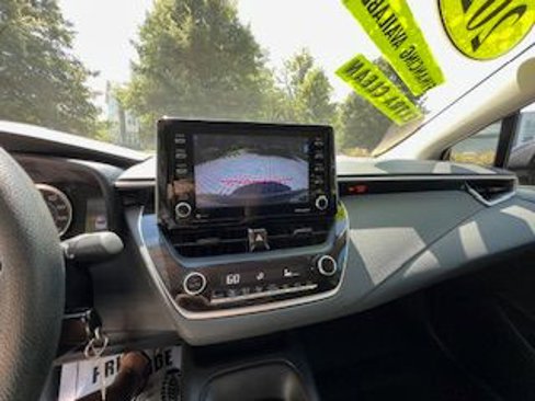 Used 2021 Toyota Corolla LE image 16