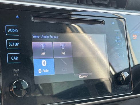 Used 2019 Toyota Corolla LE image 17