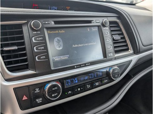 Used 2019 Toyota Highlander SE image 21