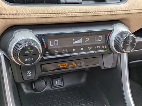 Used 2019 Toyota RAV4 XLE image 20
