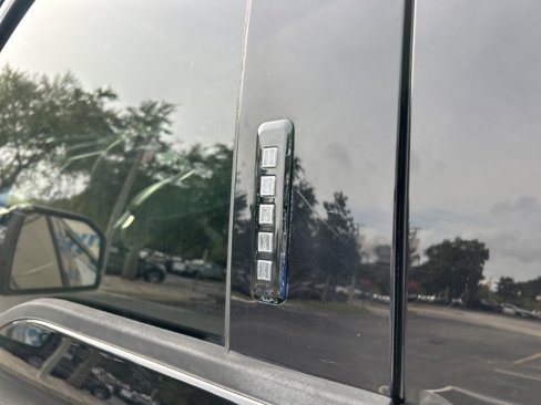 Used 2016 Ford F150 Lariat image 11